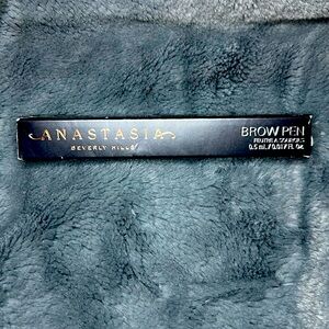 Brand new in box Anastasia Beverly Hills Brow Pen Medium Brown